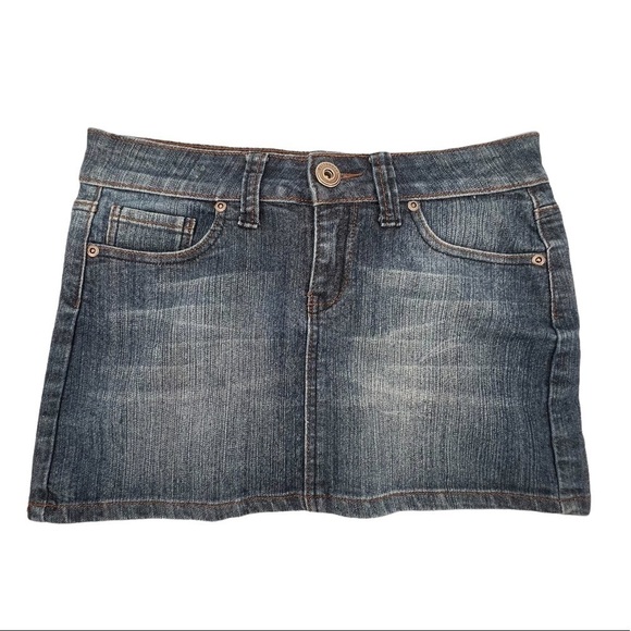 Dollhouse Denim Jean Mini Skirt Size 5 Women’s - Picture 1 of 5